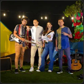 Bajo las estrellas (En Vivo)